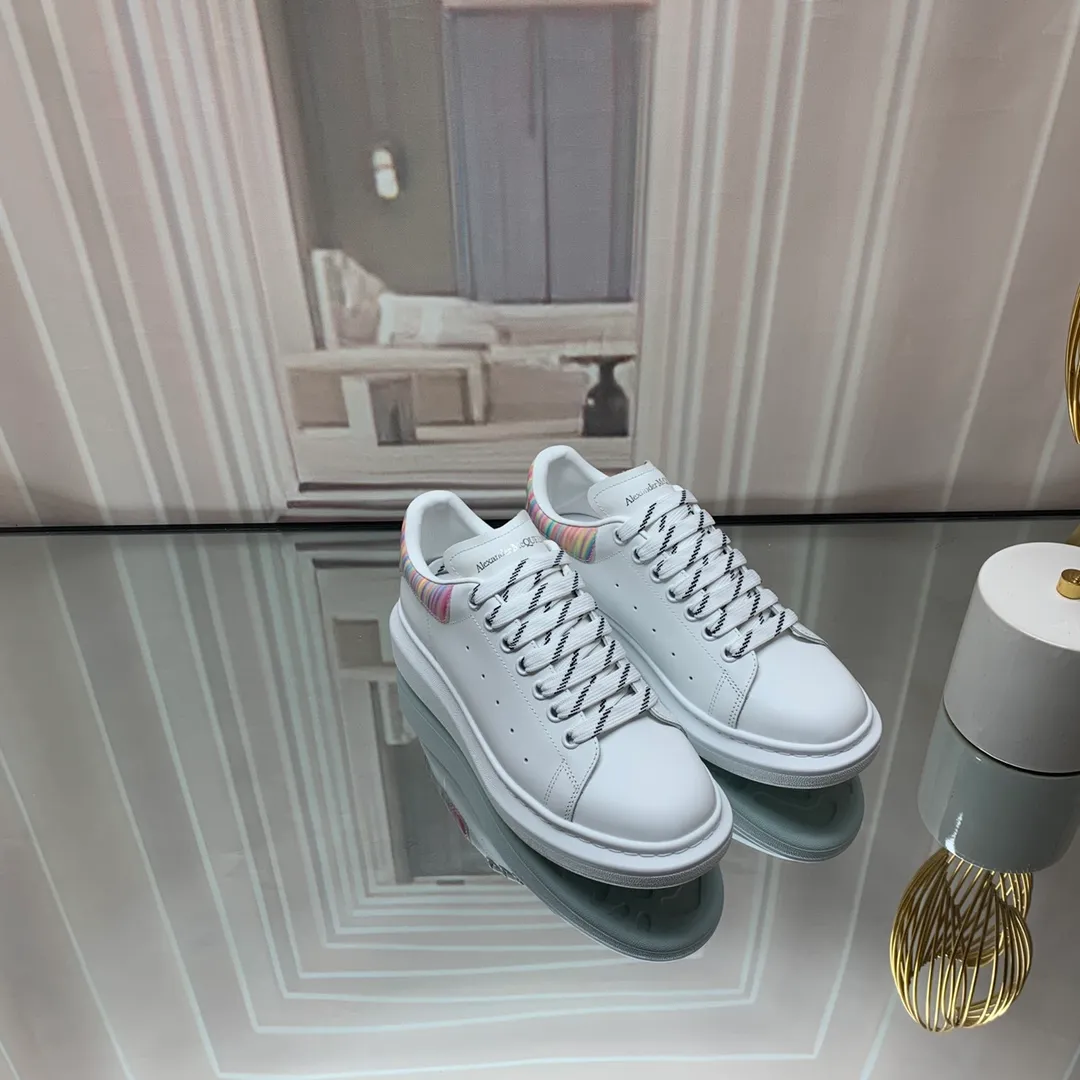 👟👟Ex-factory price 560👟👟 Professional McQueen factory. Top version. Couple style Alexander McQUEEN high version has been upgraded to the highest quality again✅ 💪McQueen Spring, Summer, Autumn and Winter top version Purchasing level✅ Recruiting national online and offline agents to join🤝 🏆Fabric: Original materials imported from Italy. Texture, water-resistant and non-discoloring 🏆Inner lining: ️A-grade Italian imported lining resistant to dirt, sweat-absorbent, breathable and comfortable 🏆Foot pads: top-grade imported Italian super-soft cowhide leather 🏆Outsole: PU+counter 1:1 🏆Shoe box: original white box. Plus white flip cover for double-layer protection. Cloth bag. Handbag. Certificate of 1:1 mold opening, 4-piece set. Delivered with a pair of shoelaces. 🖕🏿🖕🏿🖕🏿 You can choose any pair of shoelaces in any color of our factory 🏆Code number: women's 34-41. men's 38-46 🏆Special remarks (women's code 34.40.41, men's code 38.45.46 is customized, no returns or exchanges) Win-win cooperation 🤝